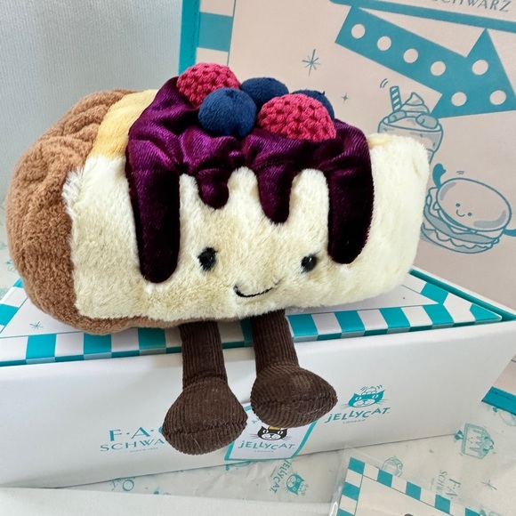Jellycat FAO Schwarz NYC DINER EXCLUSIVE Crember Cheesecake 🔥🔥 - Picture 2 of 10
